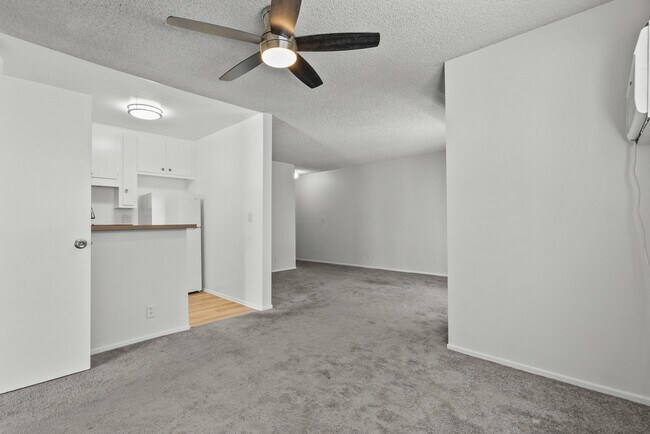 Building Photo - 15286 Sutton St