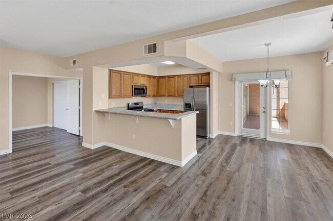 Building Photo - 9901 Trailwood Dr