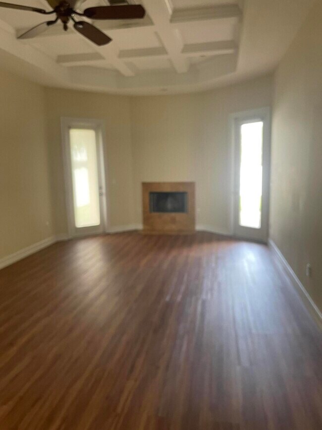 Building Photo - 3073 SW Savona Blvd