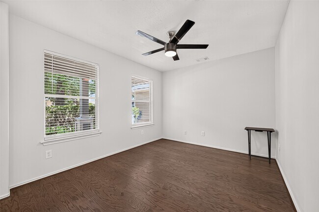 Building Photo - 202 N Vesper Bend Cir