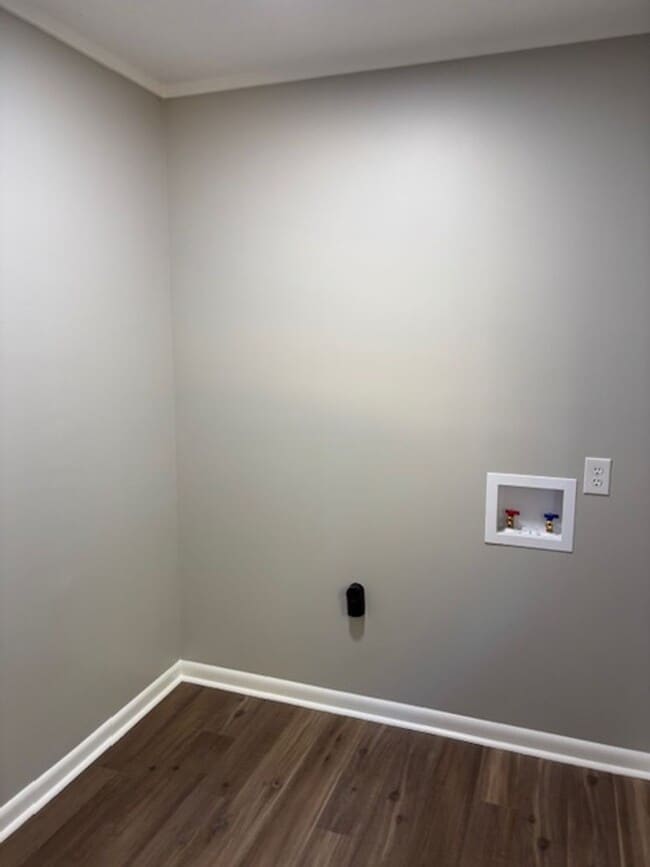 Building Photo - Renovated 3 Bedroom 1 Bath Home for Rent!