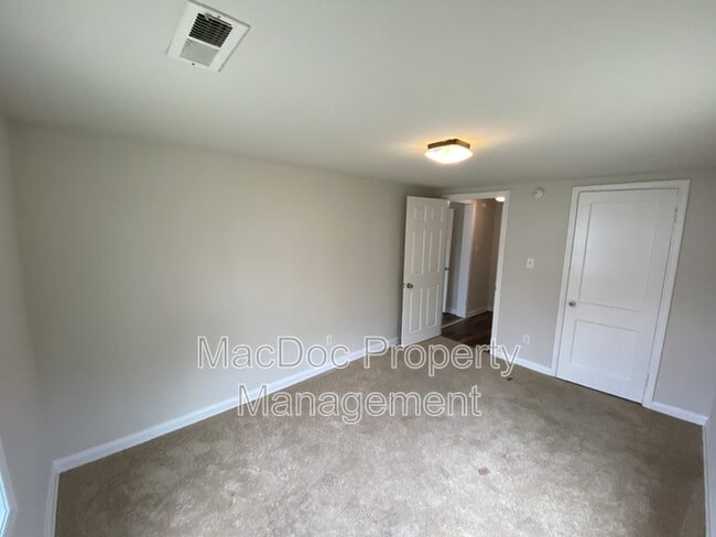 Building Photo - 5472 Riverview Dr
