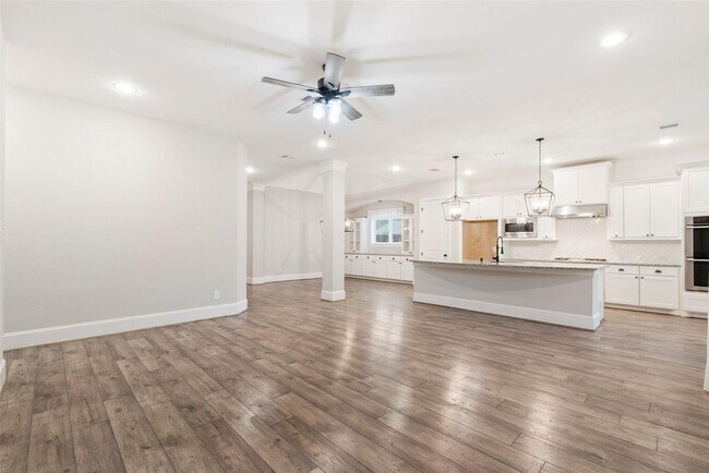 Building Photo - 17703 Sequoia Kings Dr