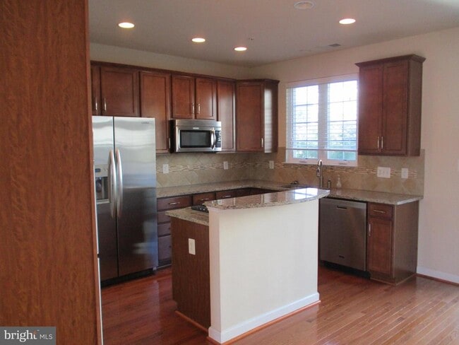 Building Photo - 2144 Little Sorrel Way