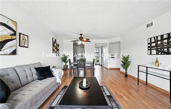 Primary Photo - 955 E 3rd St