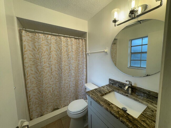 Building Photo - Charming 2-Bedroom Home with Solar Panels ...