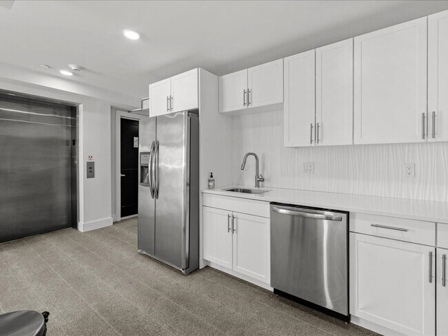 Building Photo - 50 Hichborn St