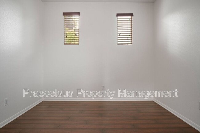 Building Photo - 2374 Calle Torreno