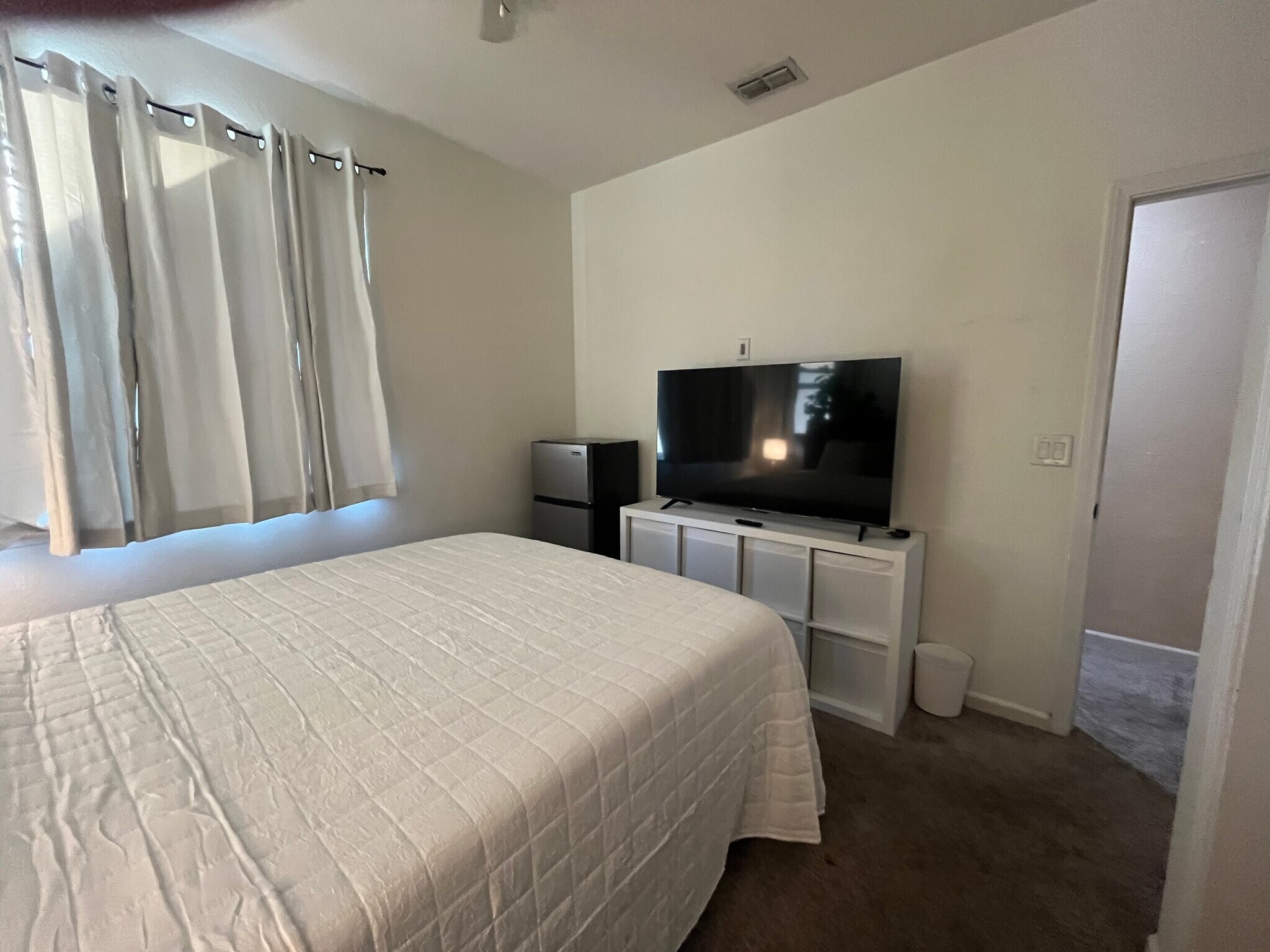 Building Photo - 8408 Arrowroot Cir