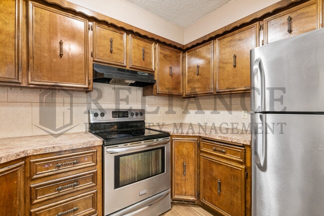 Building Photo - 2203 S Lori Ln
