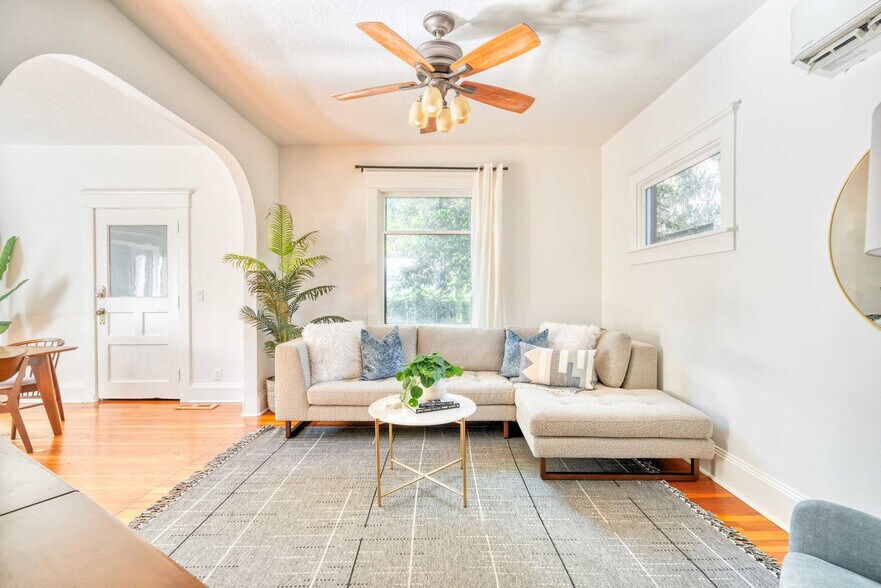 Primary Photo - 4500 NE Garfield Ave.