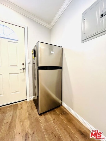 Building Photo - 14236 1/2 Tiara Street Unit