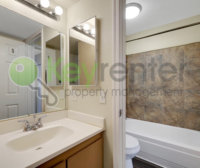 Building Photo - 600 Del Verde Cir
