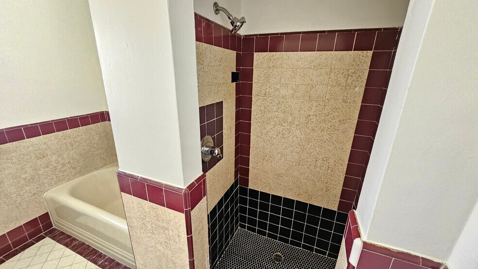 Building Photo - 355 Cochran Ave