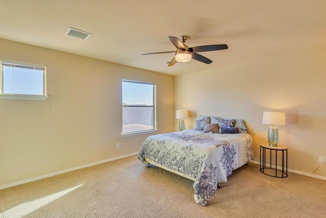 Building Photo - Lovely 4 bedroom, 2.5  in West Side El Paso!!