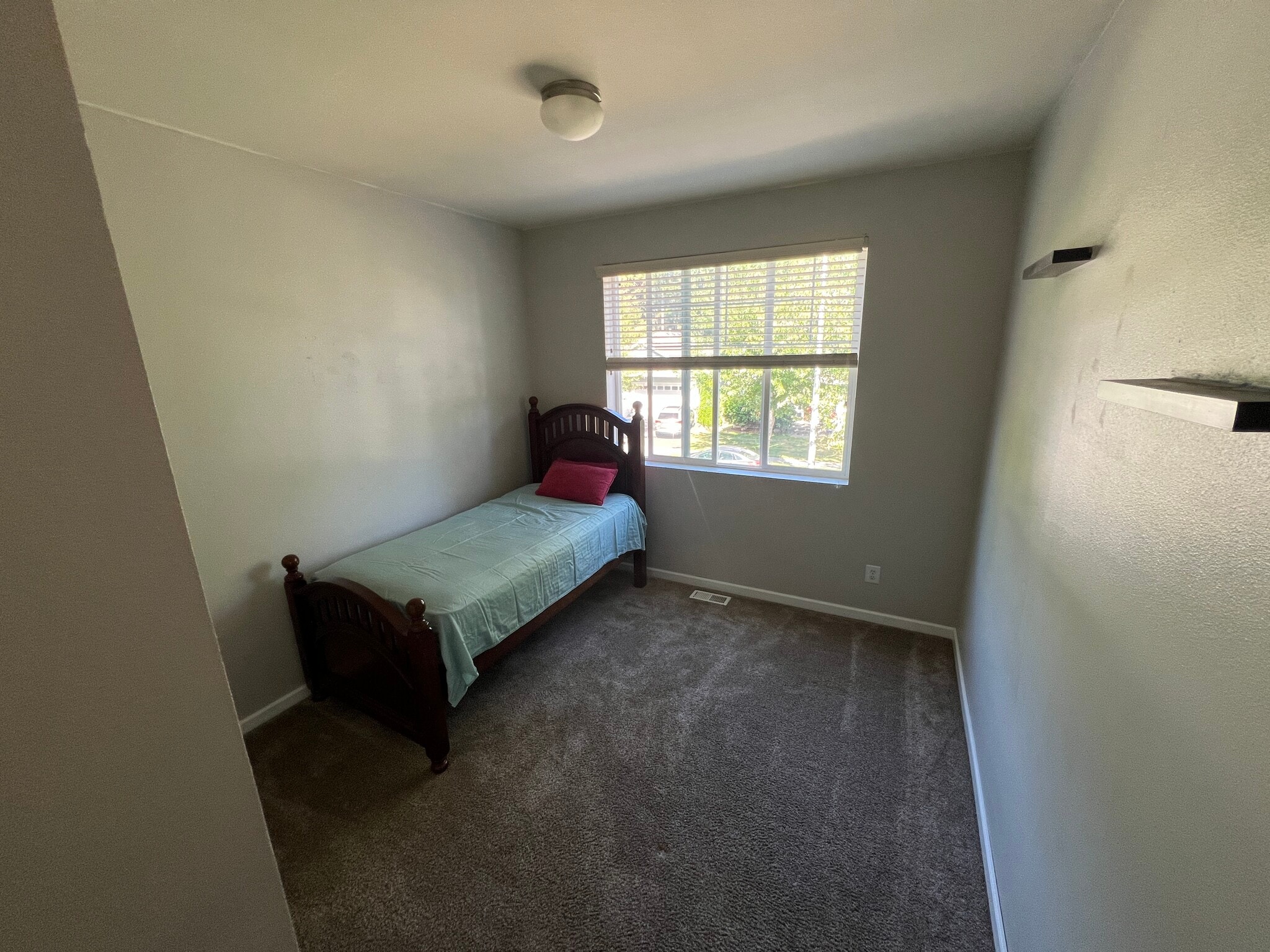 Bedroom - 3601 Lanyard Dr NE