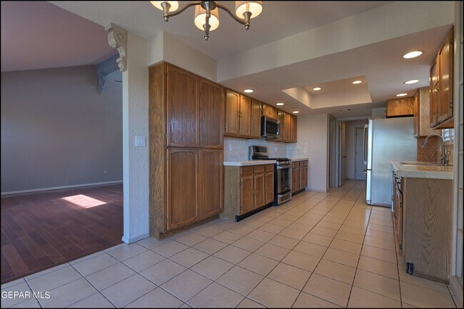 Building Photo - 601 Firedale Ln