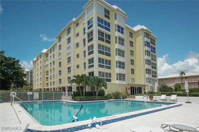 Building Photo - 1900 Gulf Shore Blvd N