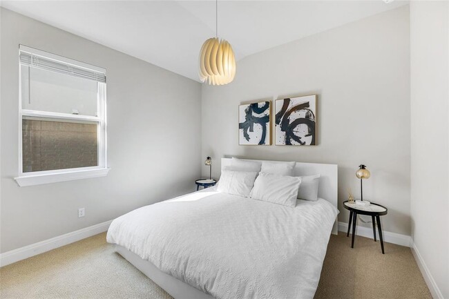 Building Photo - 1113 Highwater Dr