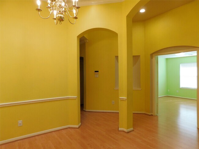 Building Photo - 3702 Heritage Colony Dr