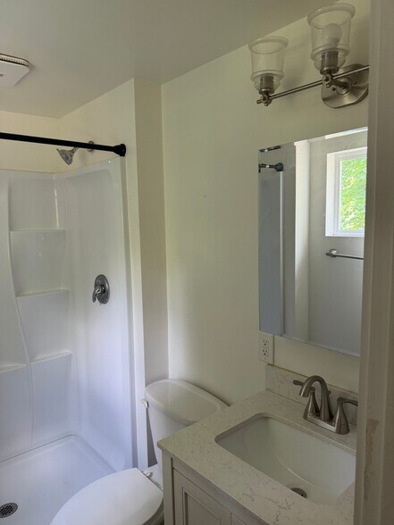 Building Photo - 836 Collins St