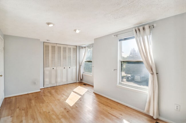 Building Photo - 514 White Surf Terrace