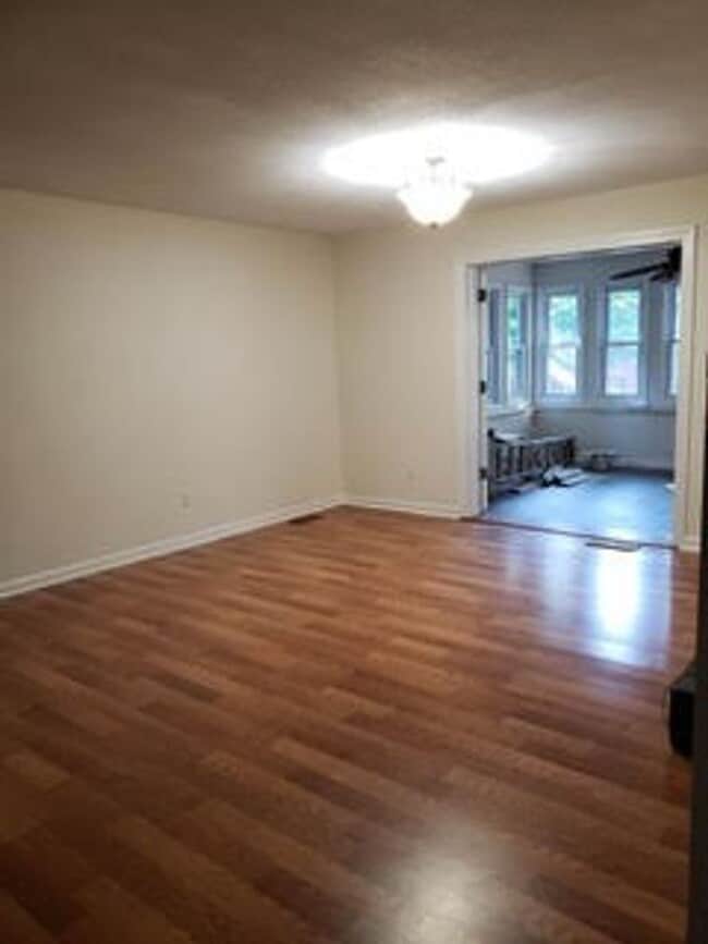 Building Photo - 504 Mountain Breeze Ln