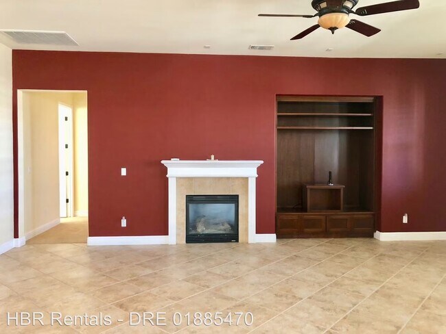 Building Photo - 1541 Biarritz St