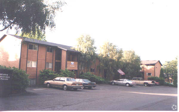 Building Photo - Crestview Heights Apartments