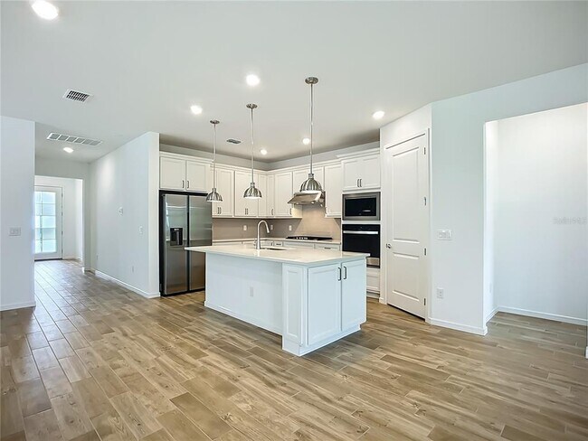 Building Photo - 10005 Patterson Wy