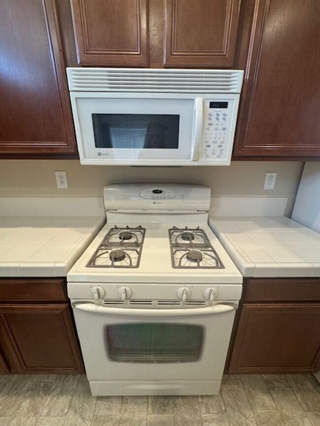 Building Photo - Home SWEET Home now available in Fernley!