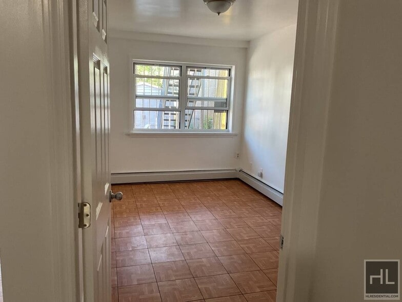 Building Photo - 49 AVENUE