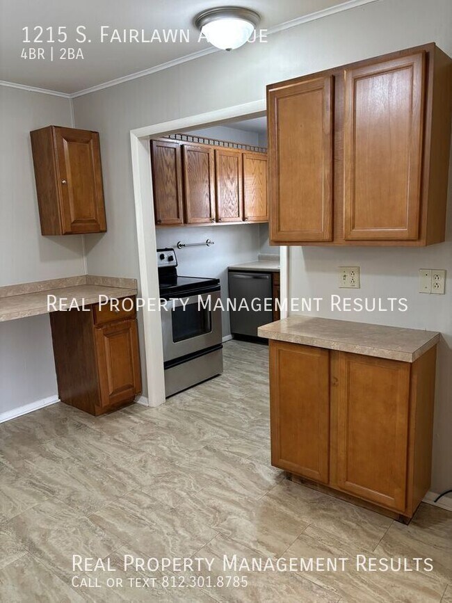 Building Photo - 1215 S Fairlawn Ave