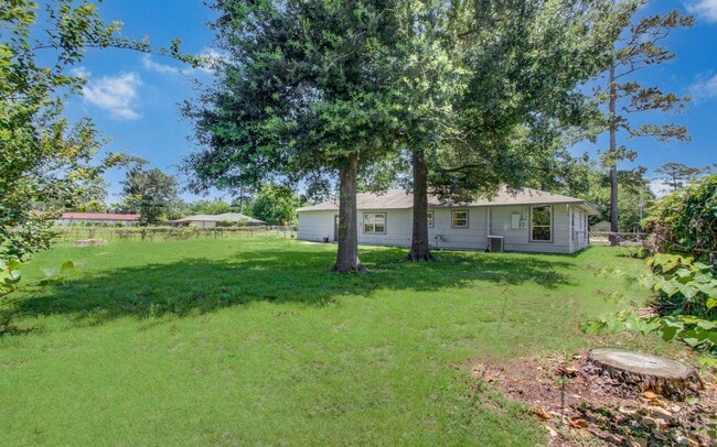 Building Photo - 1417 Longhorn Dr