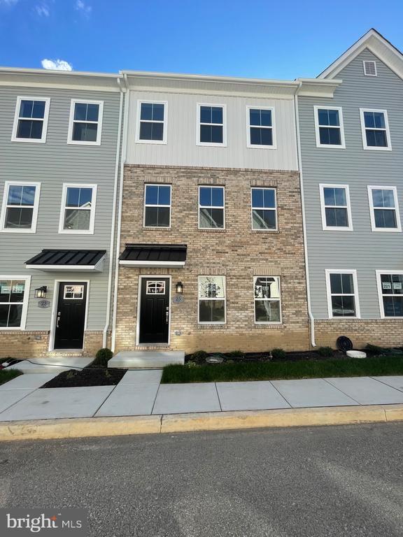 Building Photo - 25 Atkins Dr