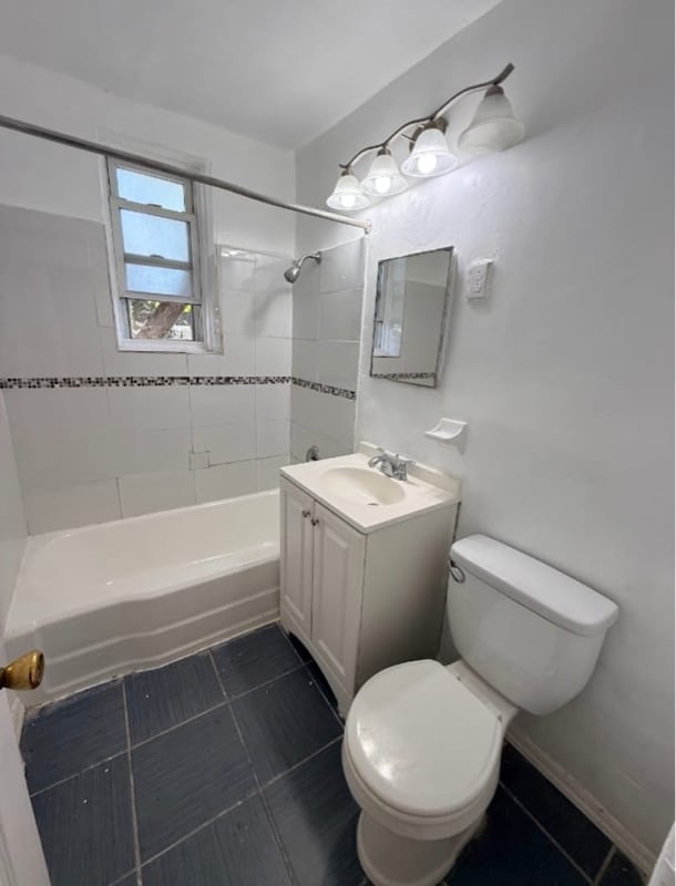 Building Photo - 103 Chancellor Ave