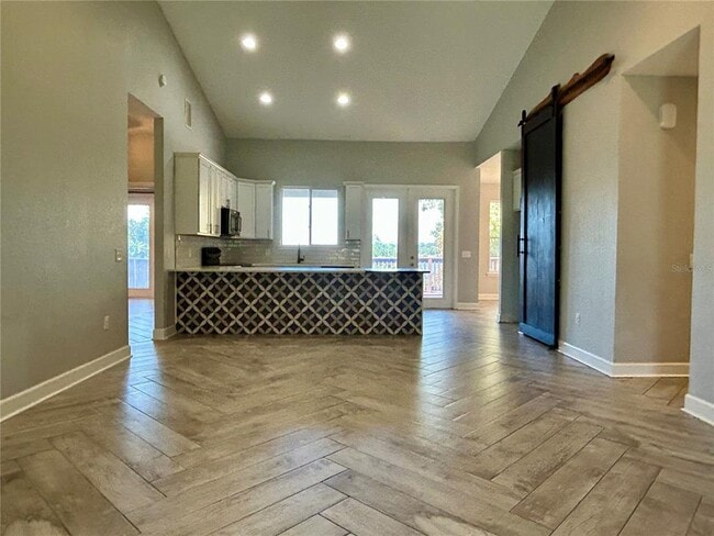 Building Photo - 1027 Campbell Ave