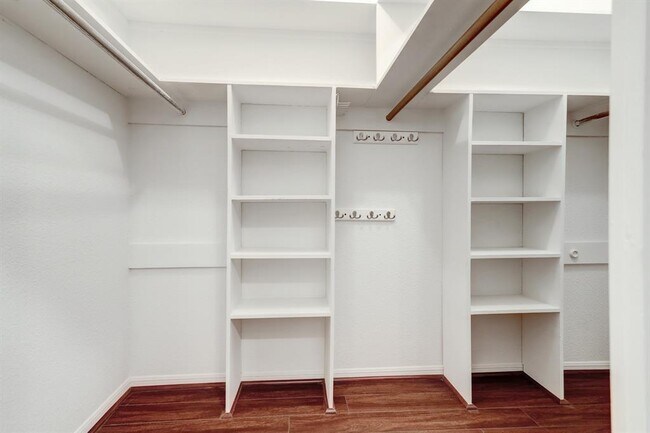 Building Photo - 11711 Memorial Dr