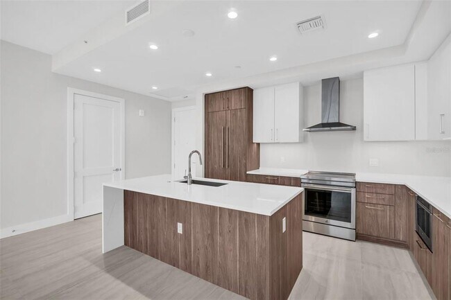 Building Photo - 275 1st Ave S