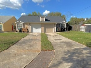 Building Photo - 2453 E Illiana St