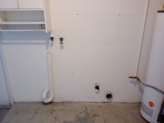 Building Photo - 2655 Sumba Ave
