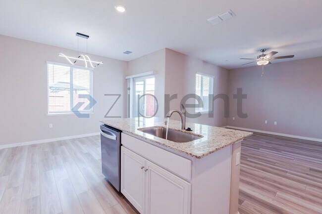 Building Photo - 2766 Bedell St