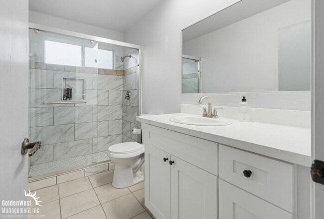 Building Photo - Beautifully Updated 3Bdm 3Ba Unfurnished Home with Views in Cardiff By the Sea!