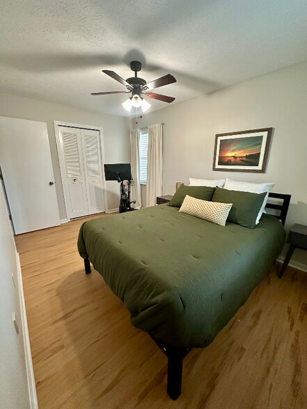 Building Photo - 1018 Sir Lancelot Ln