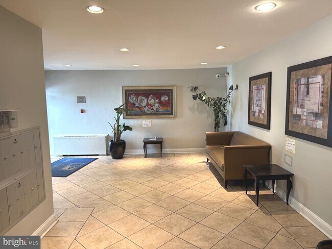 Building Photo - 1005 Chillum Rd