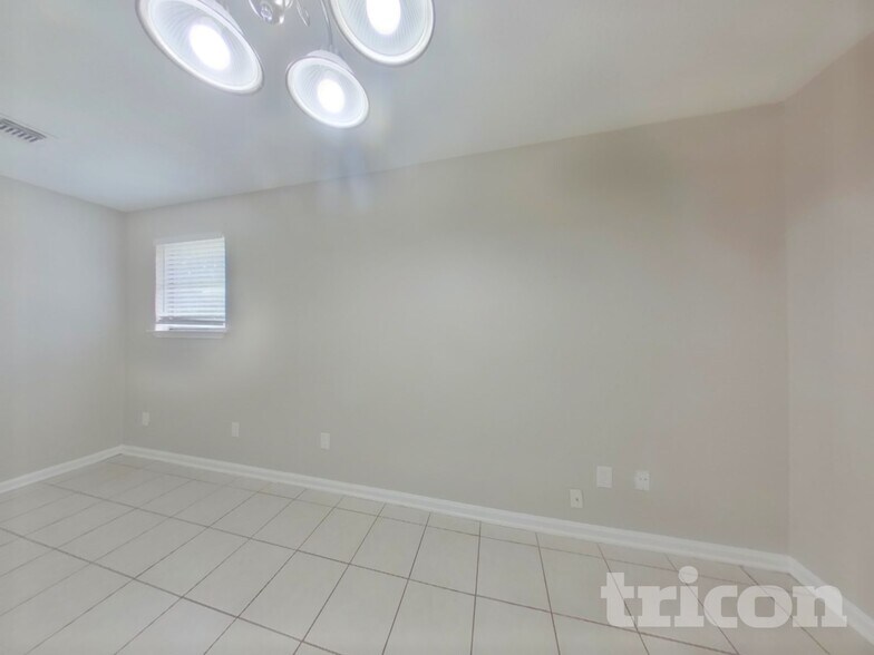 Building Photo - 7902 Battlepine Dr