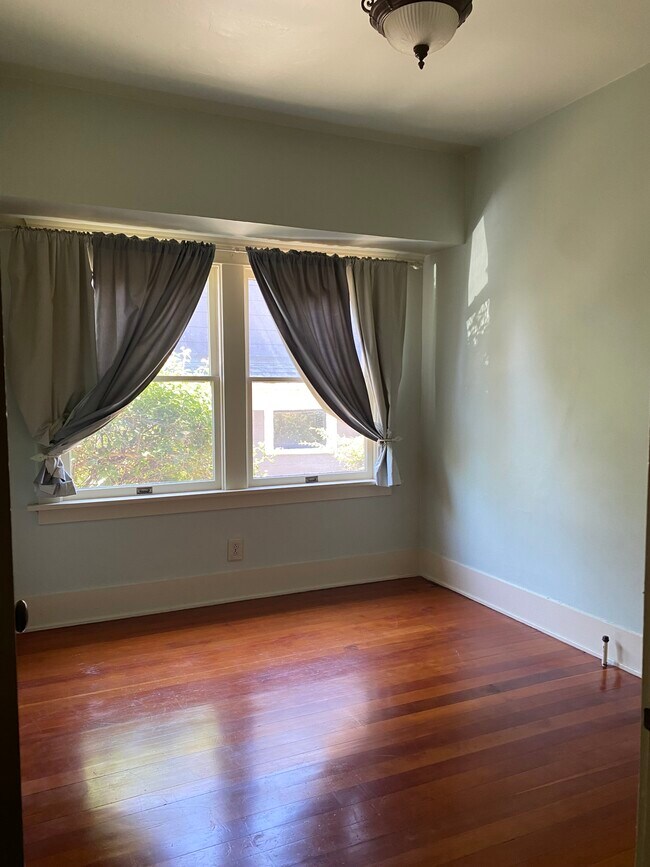 Building Photo - 13420 Earlham Dr