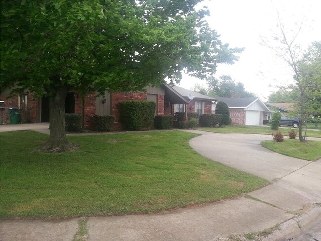 Building Photo - 4106 Watkins Ave