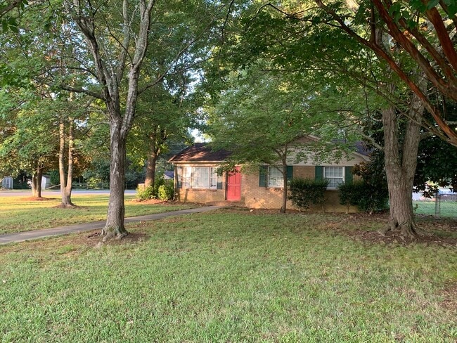 Primary Photo - Charming Three Bedroom Home in Beacon Hills!