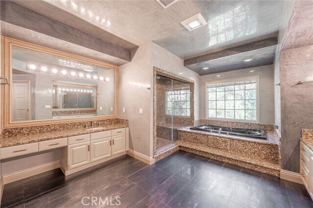 Building Photo - 3331 Oakmont View Dr